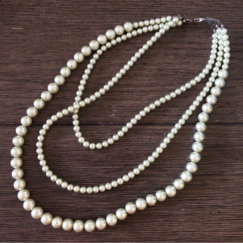Faux green pearl layered necklace